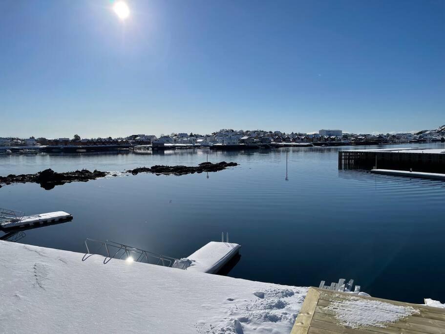 #Lofoten Leilighet Ved Sjoen Ballstad Exterior photo