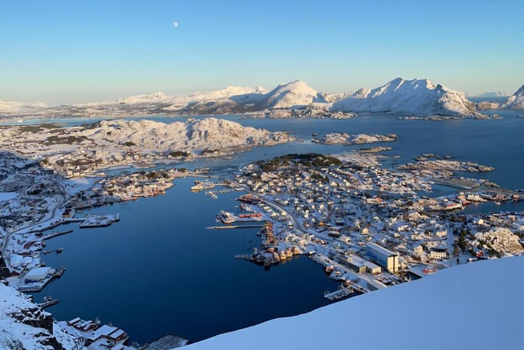 #Lofoten Leilighet Ved Sjoen Ballstad Exterior photo